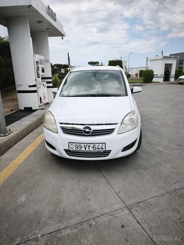 Opel Zafira-1