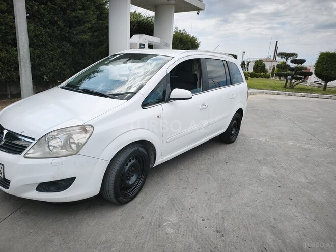 Opel Zafira-2