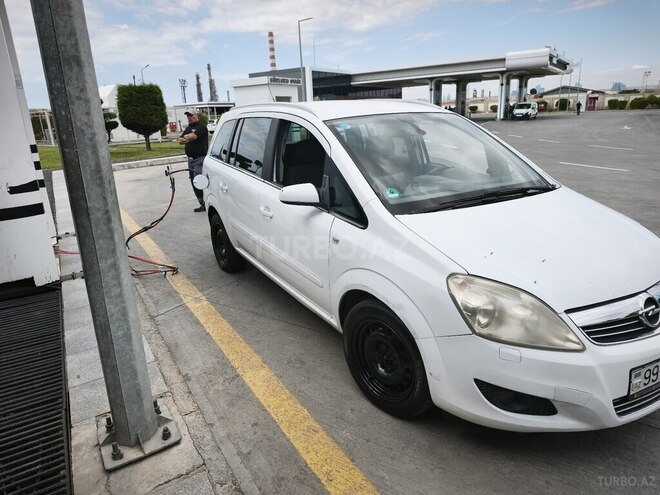 Opel Zafira-6