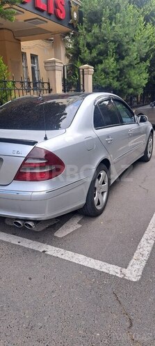Mercedes E 270-4