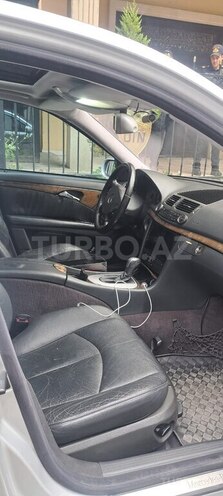 Mercedes E 270-6