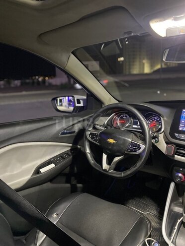 Chevrolet Onix-9