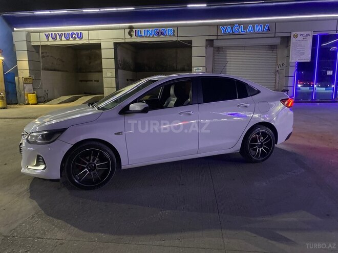 Chevrolet Onix-4