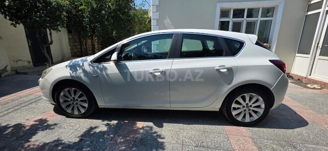 Opel Astra-2