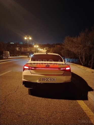 Hyundai Elantra-3