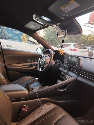 Hyundai Elantra-10