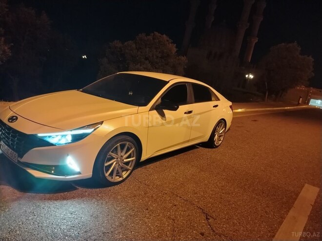 Hyundai Elantra-4