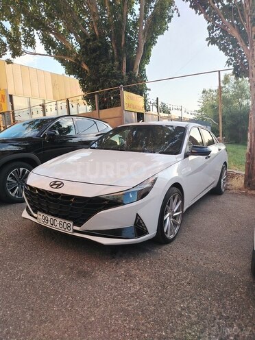 Hyundai Elantra-14