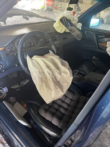 Mercedes E 230-4
