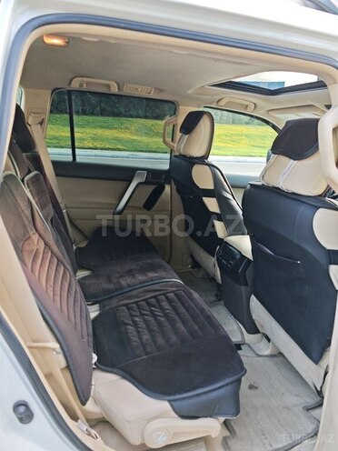 Toyota Land Cruiser Prado-6