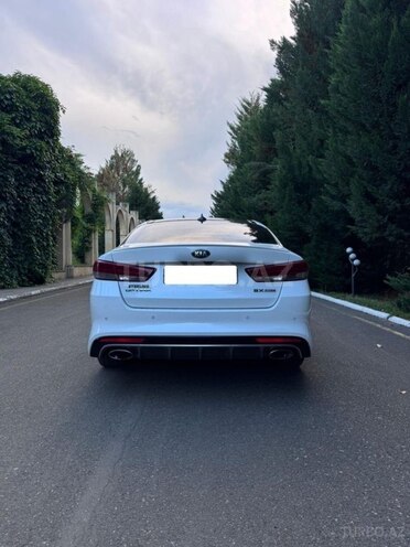 Kia Optima-4