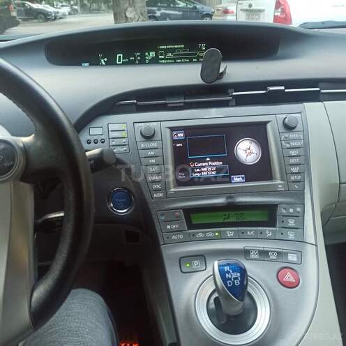 Toyota Prius-3