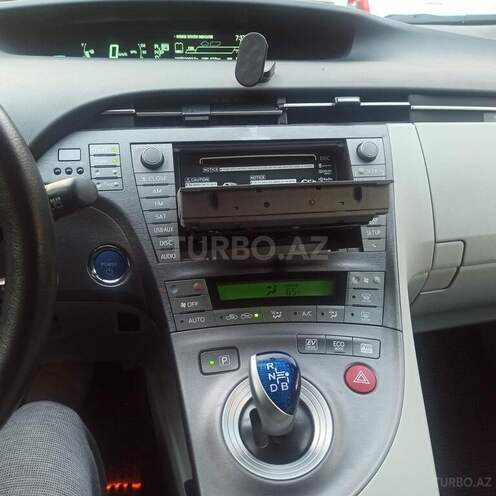 Toyota Prius-2