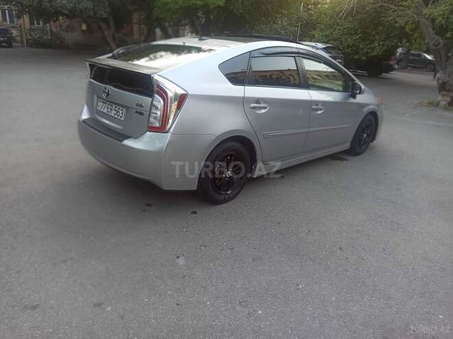 Toyota Prius-8