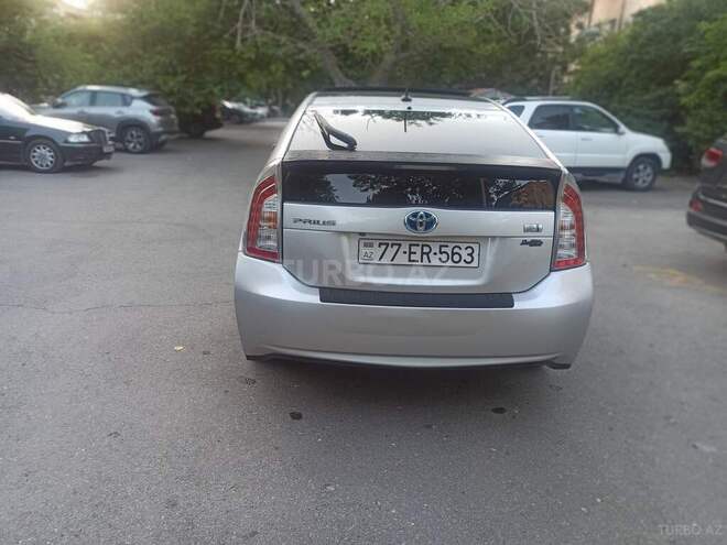 Toyota Prius-6