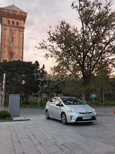 Toyota Prius-17