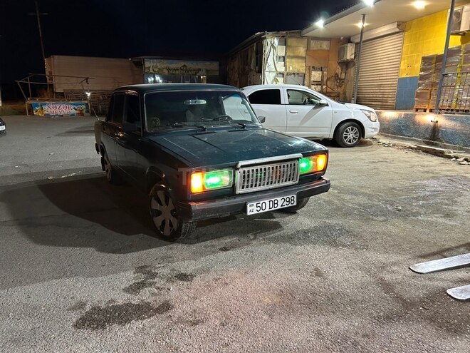 LADA (VAZ) 2107-1