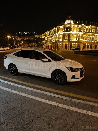 Chevrolet Onix-12