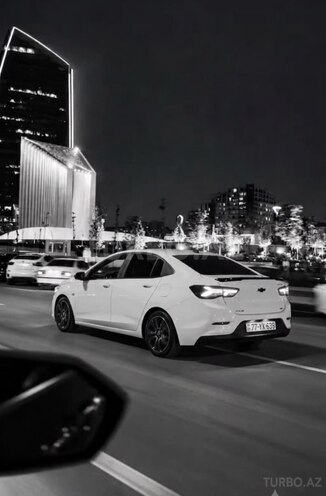 Chevrolet Onix-13