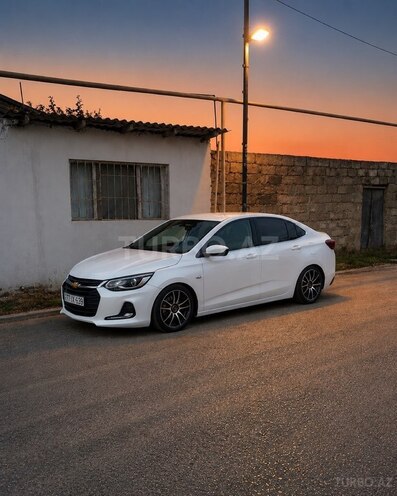 Chevrolet Onix-14