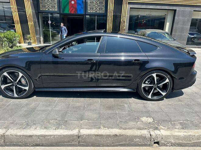 Audi RS7-4