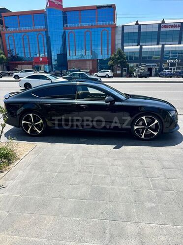 Audi RS7-5