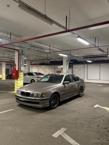 BMW 528-2