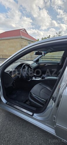Mercedes E 270-13