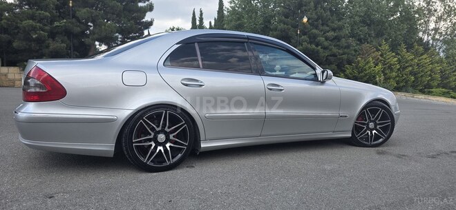 Mercedes E 270-8