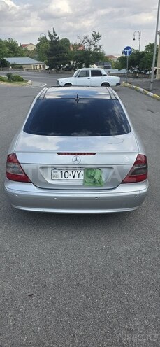 Mercedes E 270-5