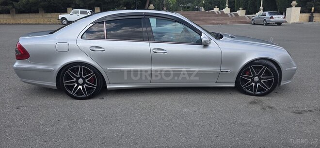Mercedes E 270-3
