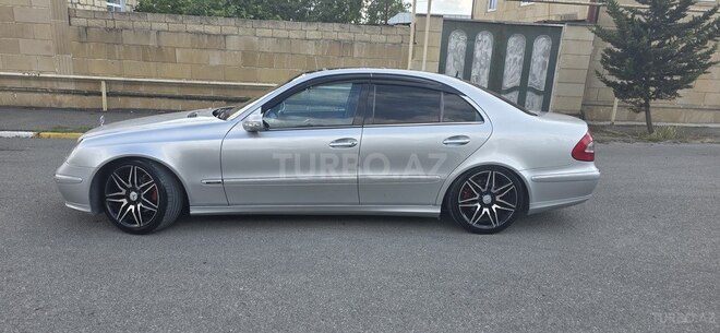 Mercedes E 270-10
