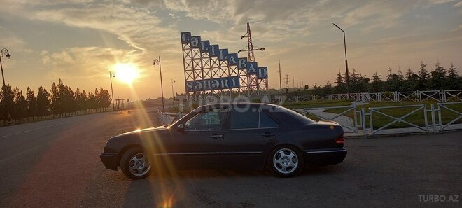 Mercedes E 270-15