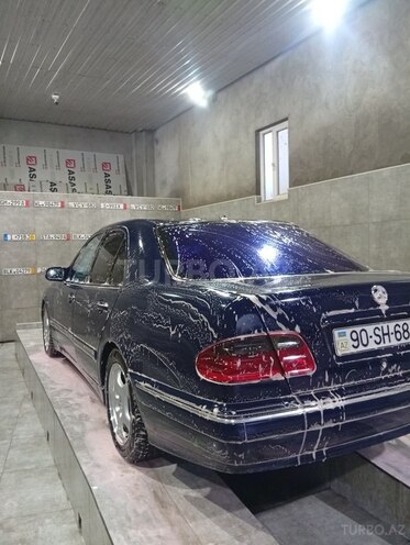 Mercedes E 270-7