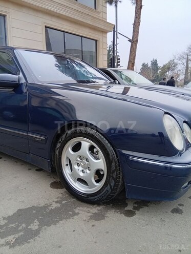 Mercedes E 270-6
