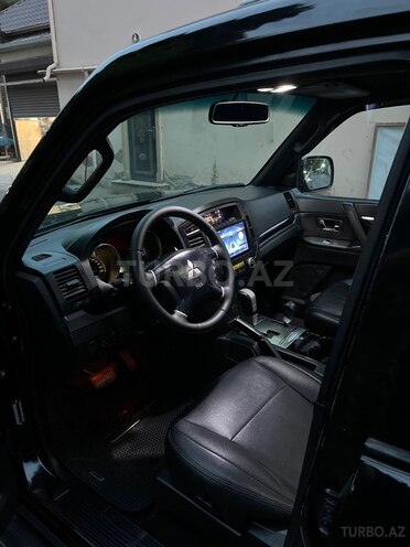 Mitsubishi Pajero-15
