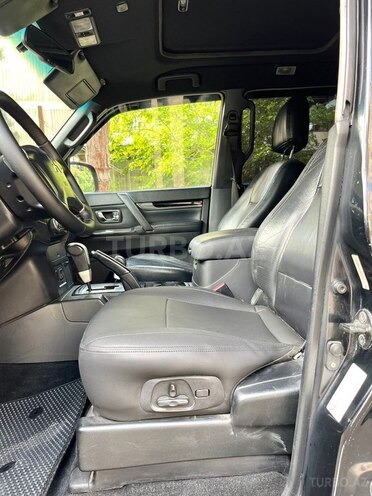 Mitsubishi Pajero-14
