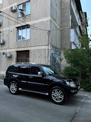 Mitsubishi Pajero-5