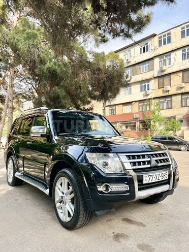 Mitsubishi Pajero-1