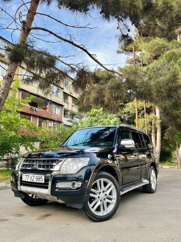 Mitsubishi Pajero-3
