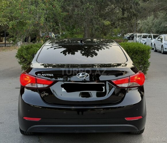 Hyundai Elantra-6