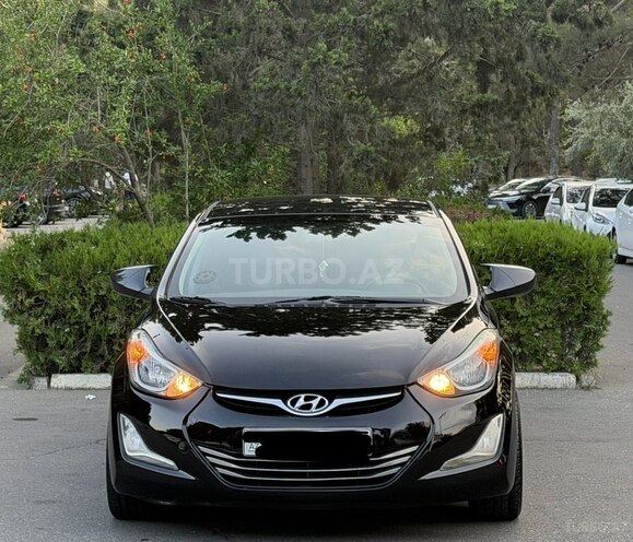 Hyundai Elantra-11