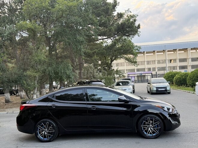 Hyundai Elantra-8