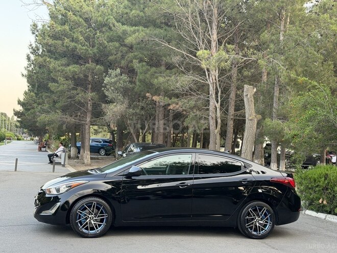 Hyundai Elantra-7