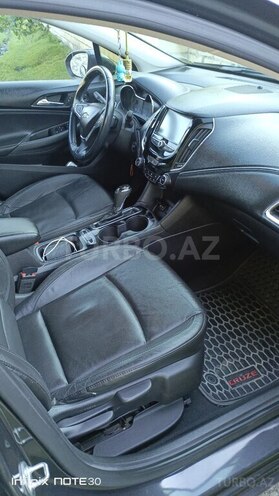 Chevrolet Cruze-10