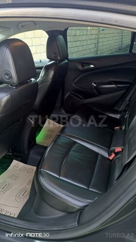Chevrolet Cruze-12