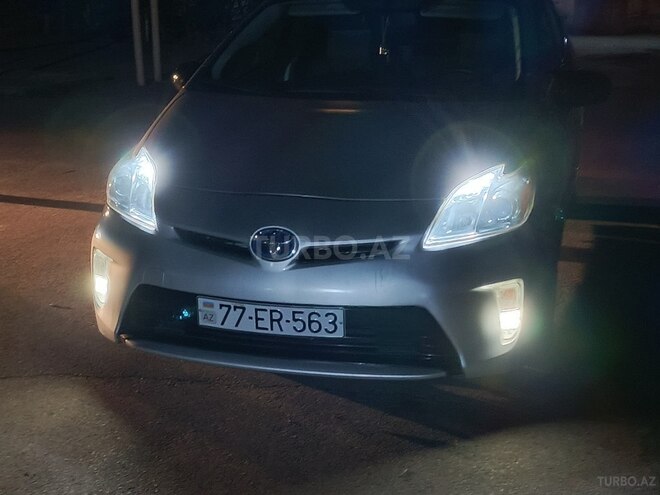 Toyota Prius-18