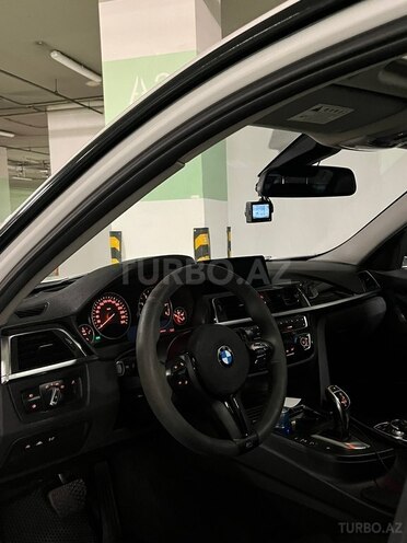 BMW 320d-7