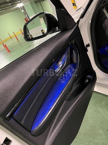 BMW 320d-9