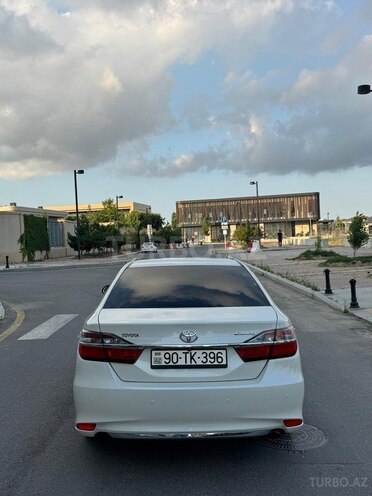 Toyota Camry-5